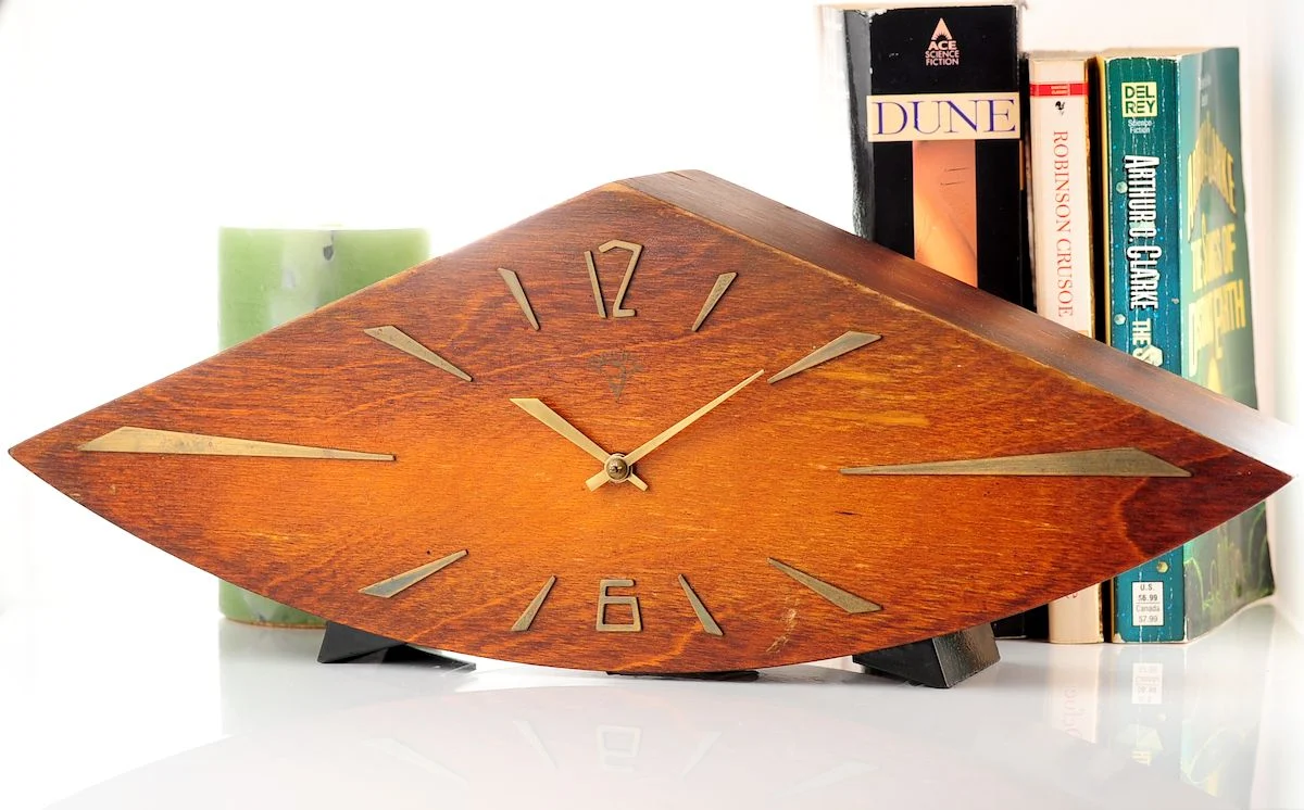 Vesna Soviet mechanical table clock (fireplace mantel clock) in wooden body