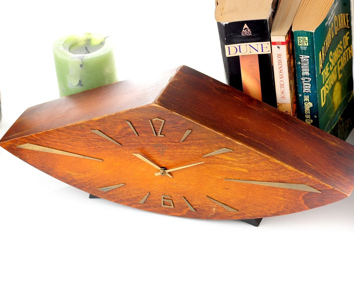 Vesna Soviet mechanical table clock (fireplace mantel clock) in wooden body