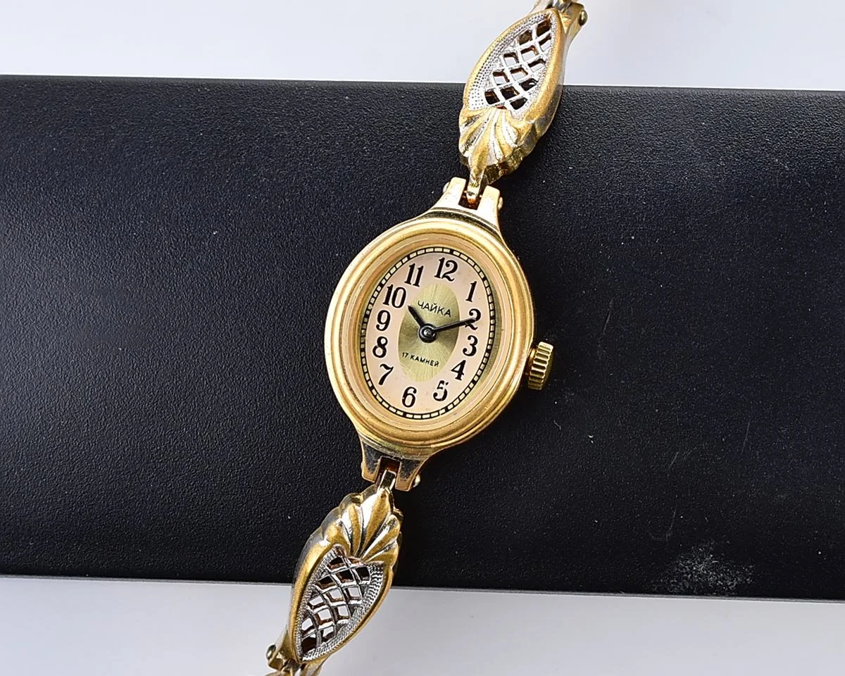 Chaika vintage wrist watch with box for ladies!