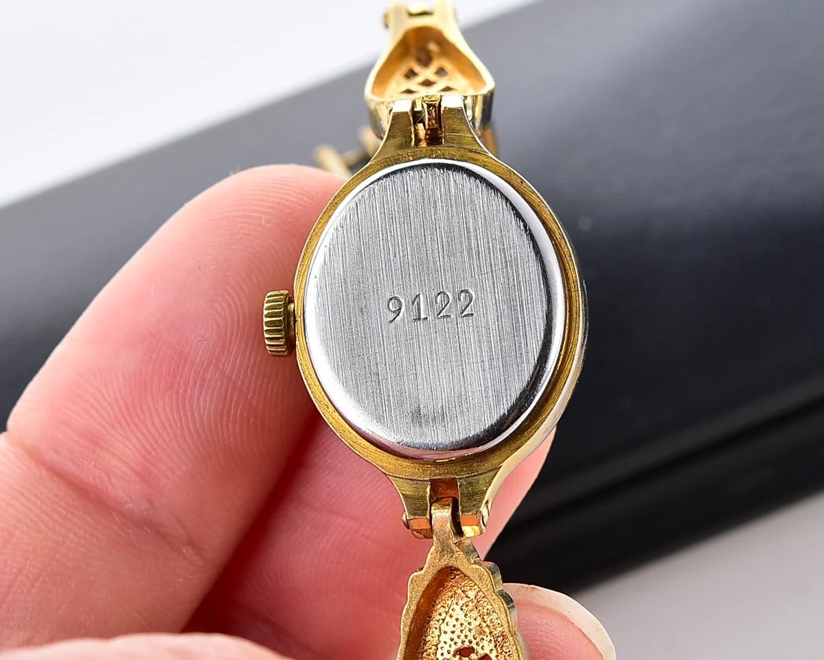 Chaika vintage wrist watch with box for ladies!
