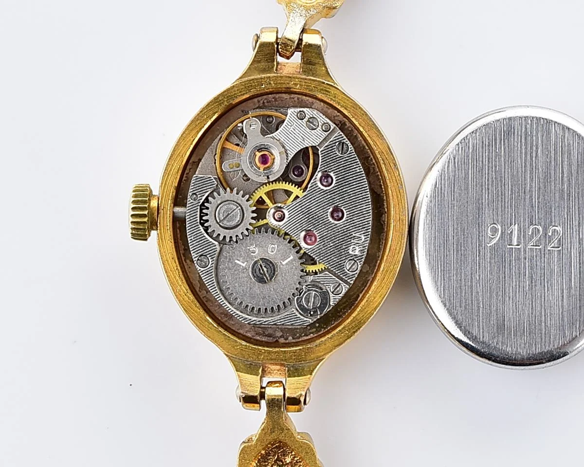 Chaika vintage wrist watch with box for ladies!
