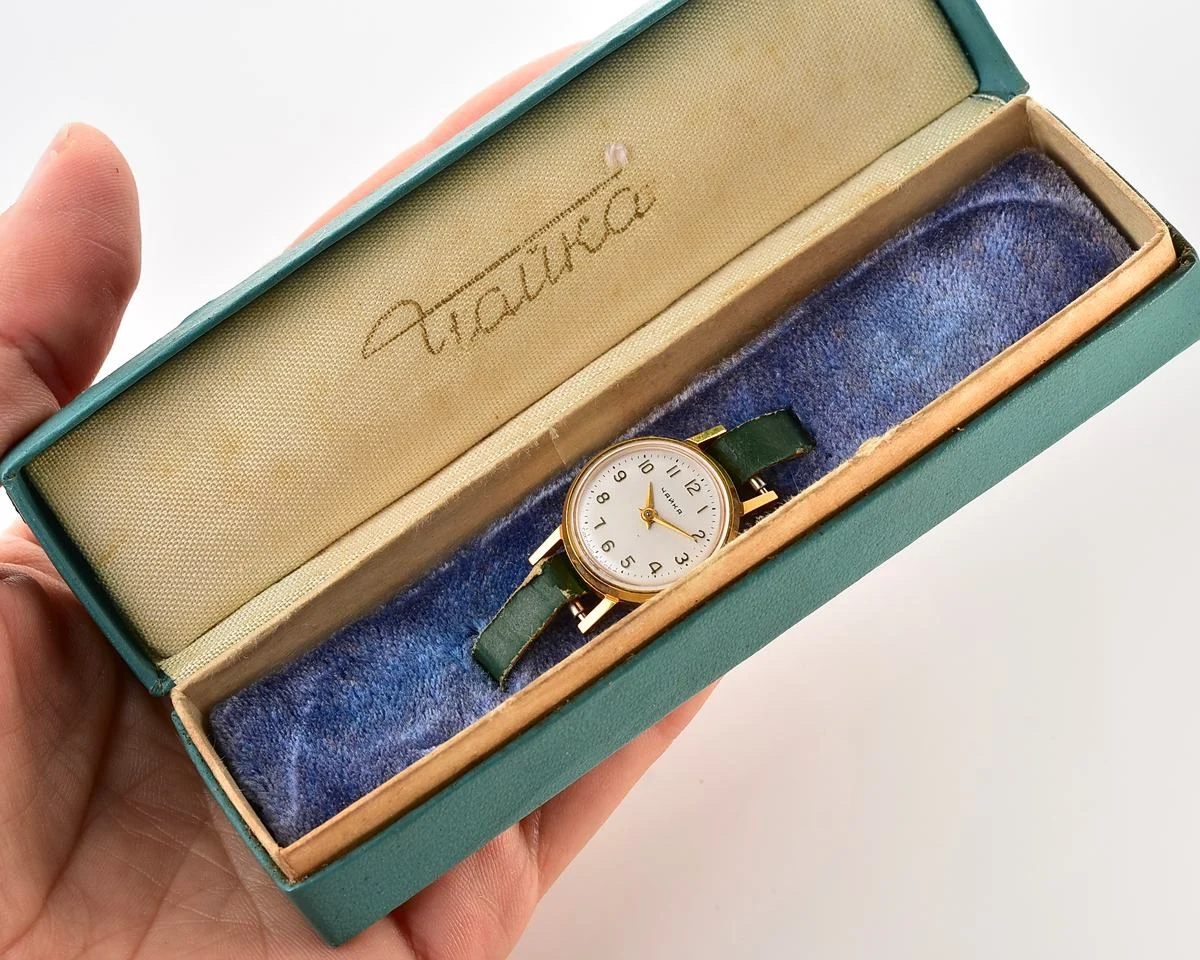 TIME CAPSULE: Chaika vintage wrist watch for ladies – New Old Stock (NOS) from 1969!