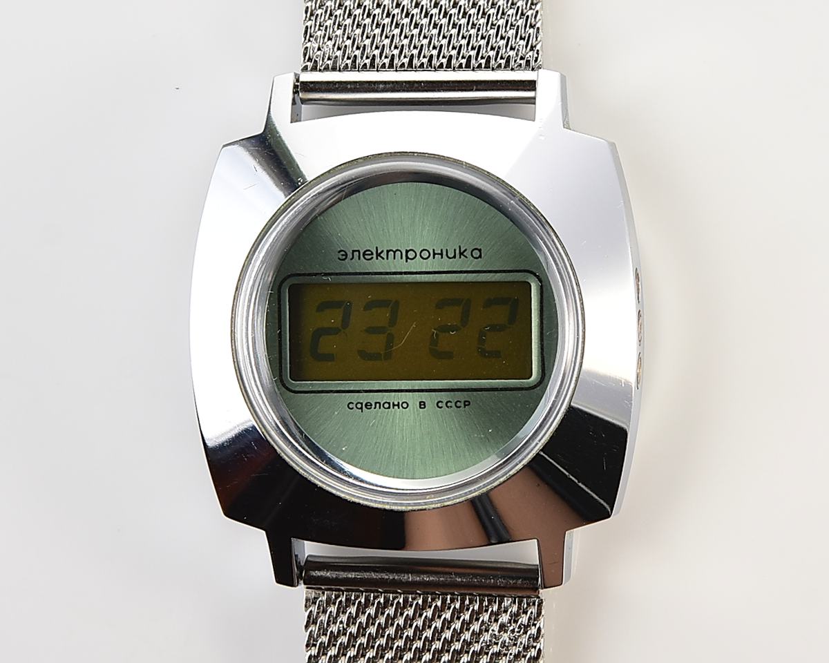 Early soviet USSR digital watch Electronika 3049 (B6-02)