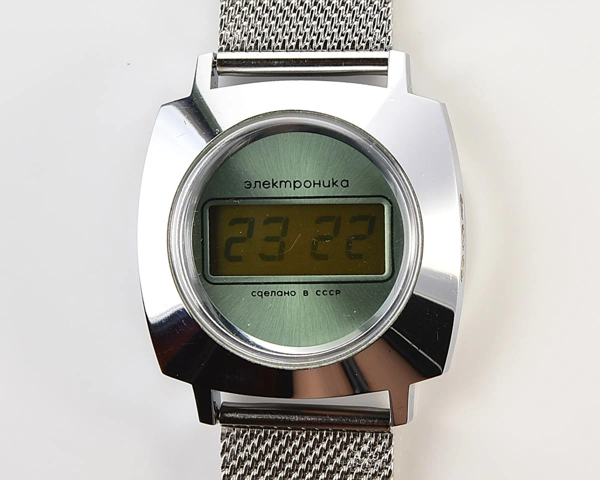 Early Soviet USSR digital watch Electronika 3049 (B6-02)