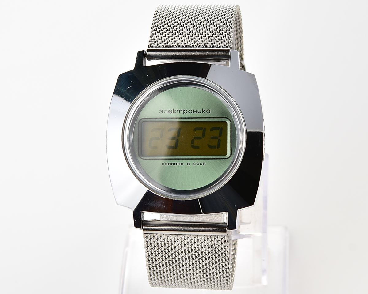 Early soviet USSR digital watch Electronika 3049 (B6-02)