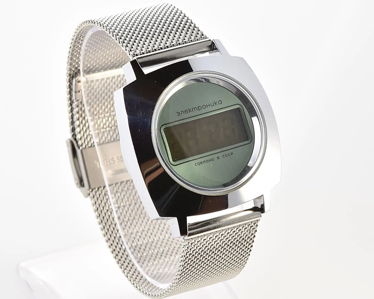 Early Soviet USSR digital watch Electronika 3049 (B6-02)