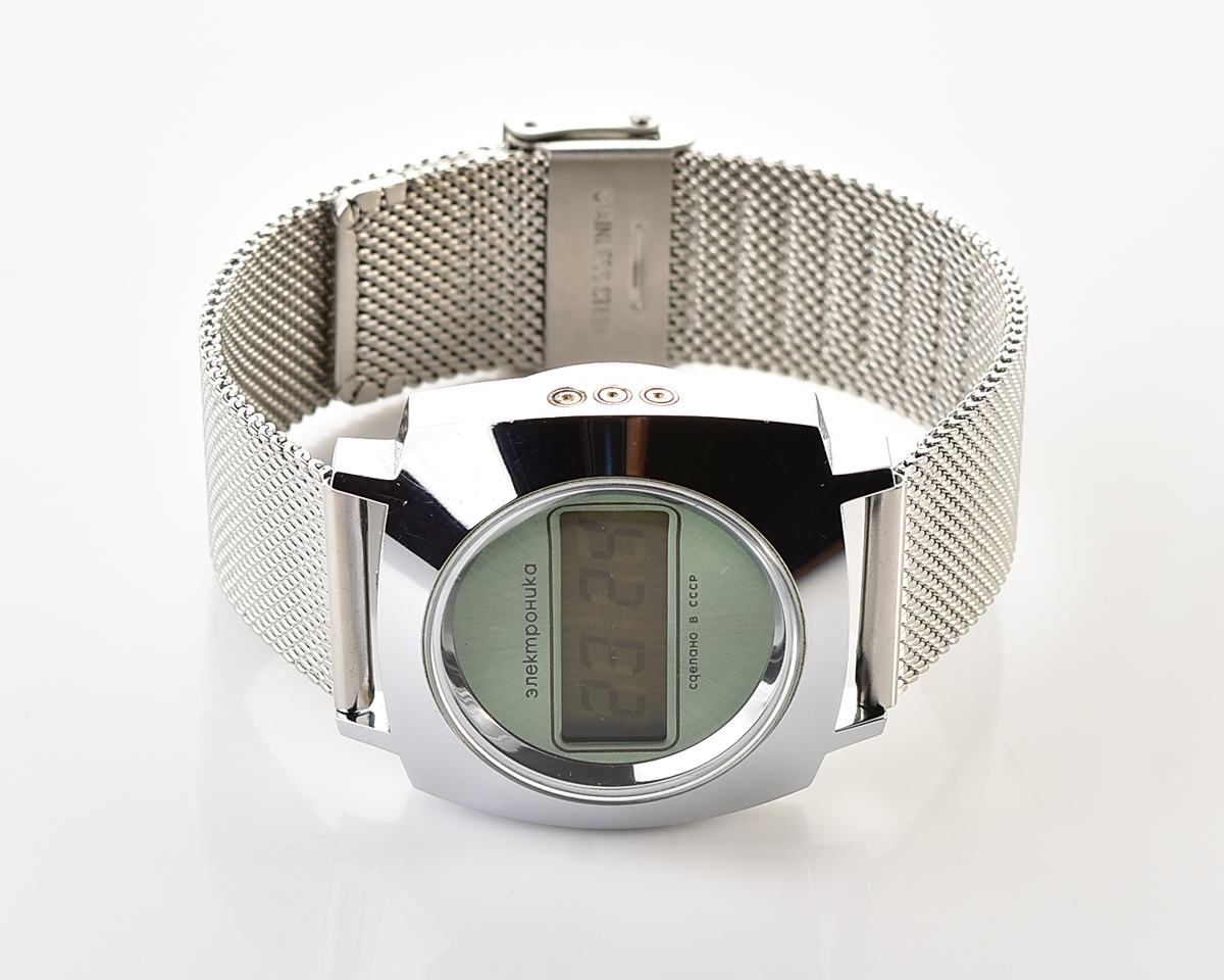 Early soviet USSR digital watch Electronika 3049 (B6-02)