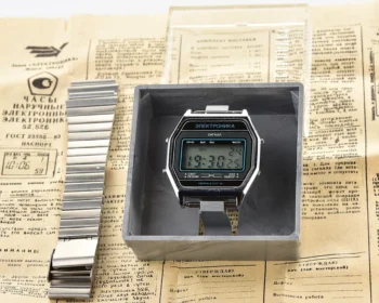 TIME CAPSULE: Digital vintage USSR wristwatch Electronika 52 - New Old Stock (NOS)!