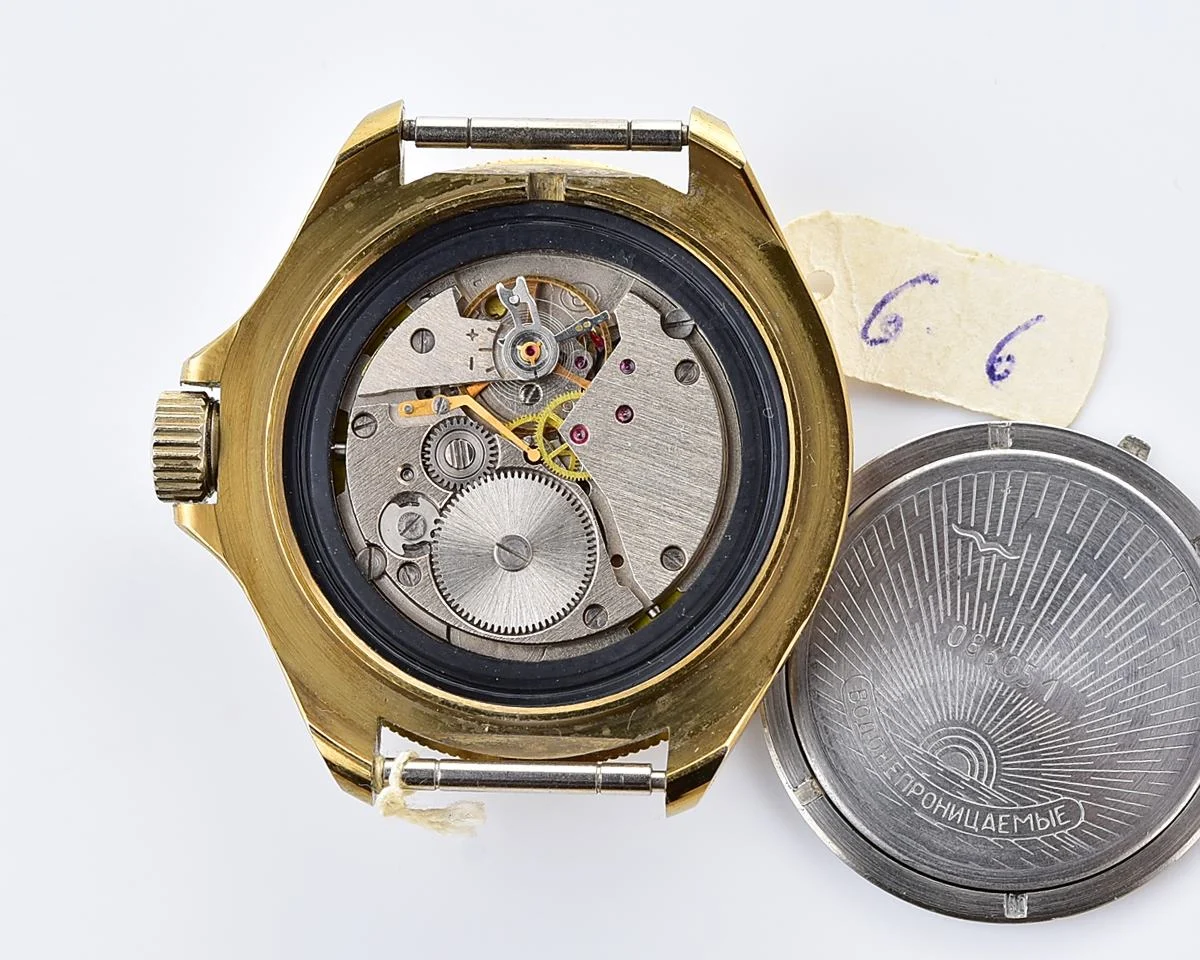 TIME CAPSULE: Vostok Komandirskie mechanical watch – New Old Stock (NOS)!