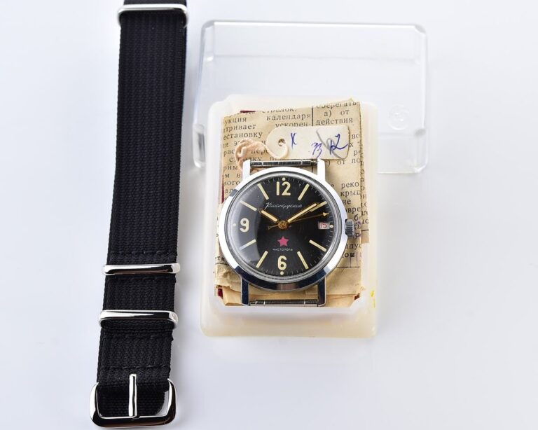 Excellent soviet Vostok Komandirskie mechanical watch - Zakaz MO CCCP!