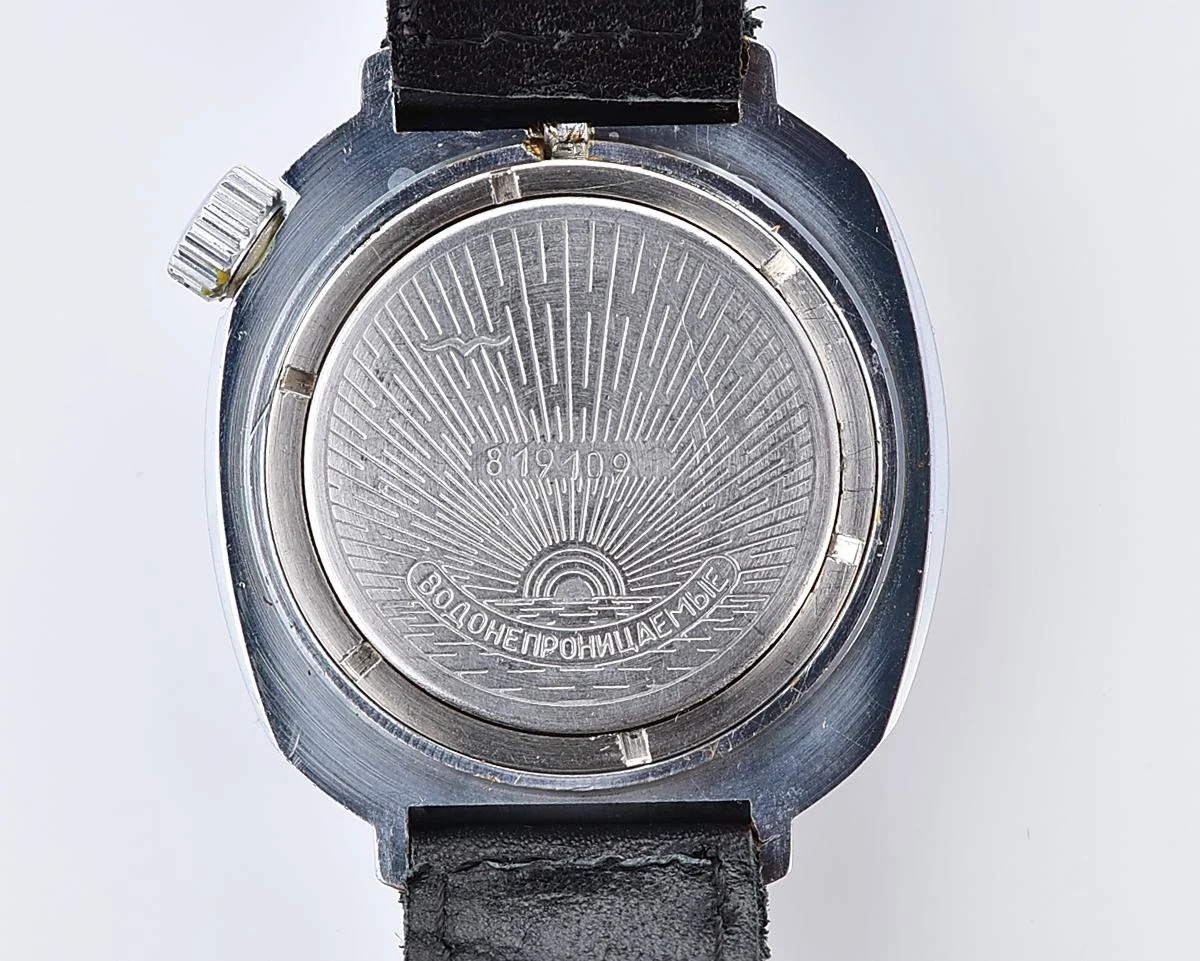 Vostok Commander's mechanical wristwatch - Komandirskie Tank!