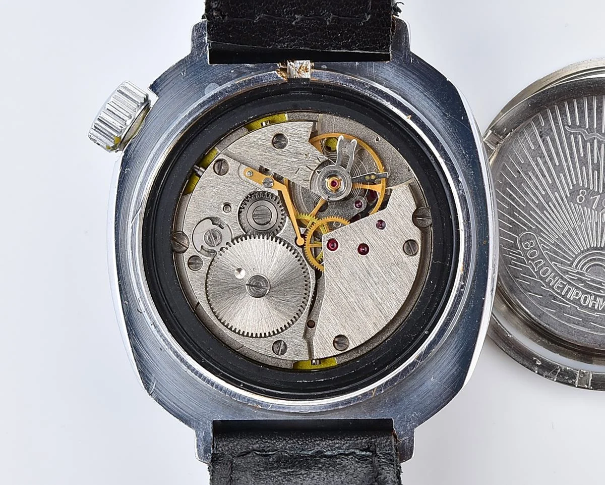 Vostok Commander's mechanical wristwatch - Komandirskie Tank!
