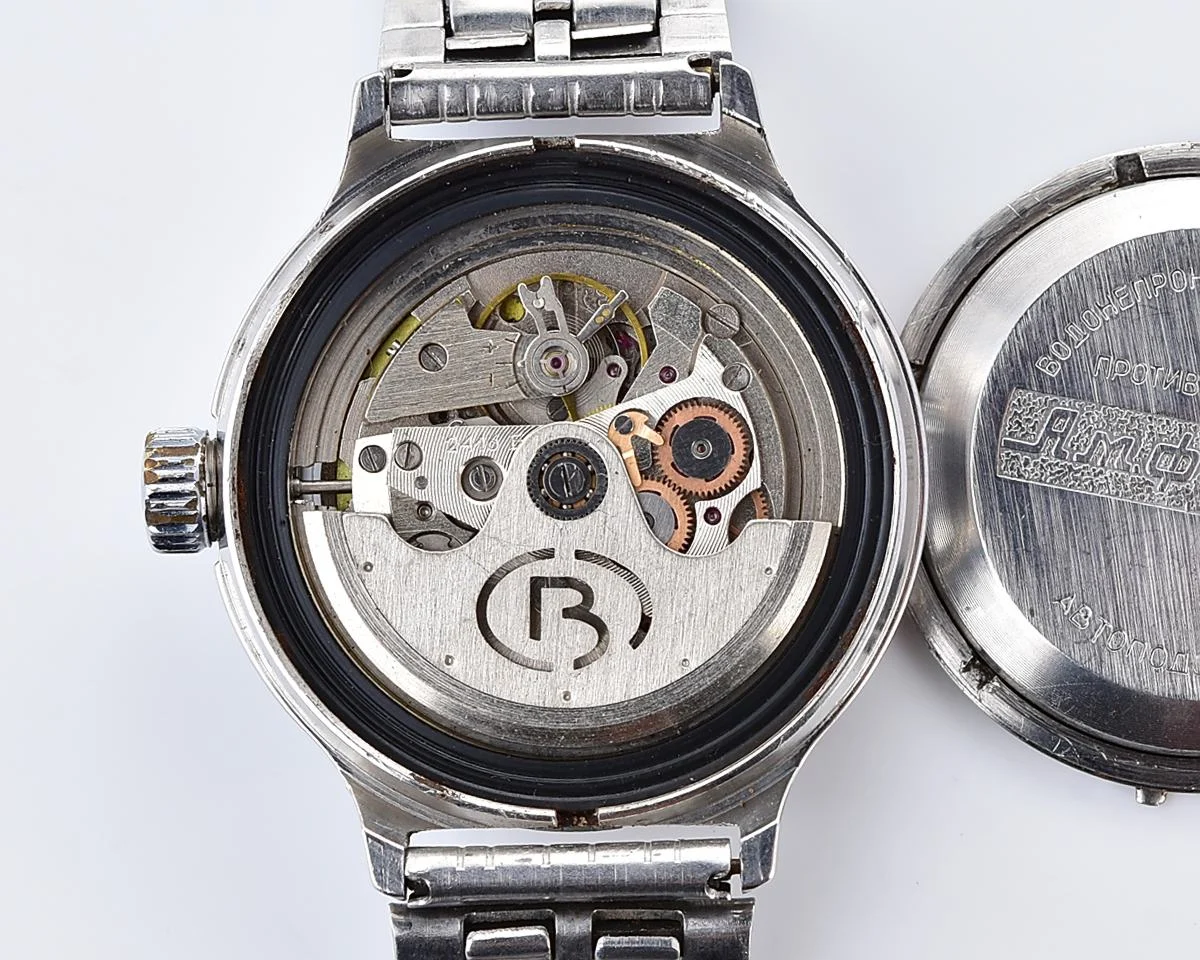 Vostok Komandirskie Paratroopers mechanical watch with automatic self-winding movement
