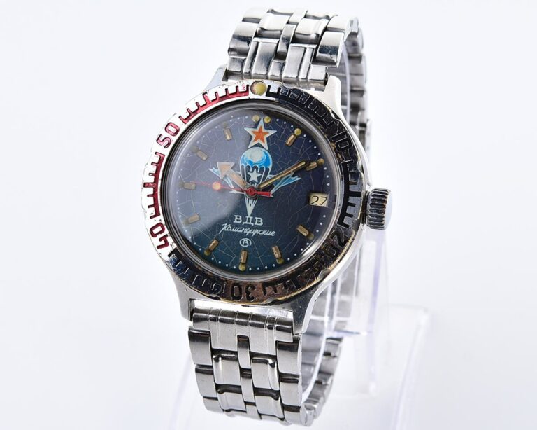 Vostok Komandirskie Paratroopers mechanical watch with automatic self-winding movement