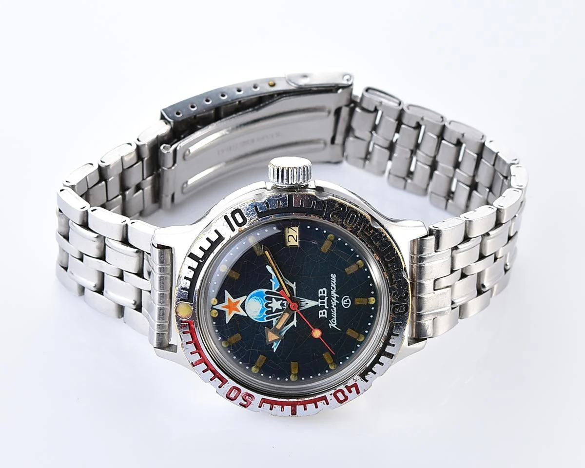 Vostok Komandirskie Paratroopers mechanical watch with automatic self-winding movement