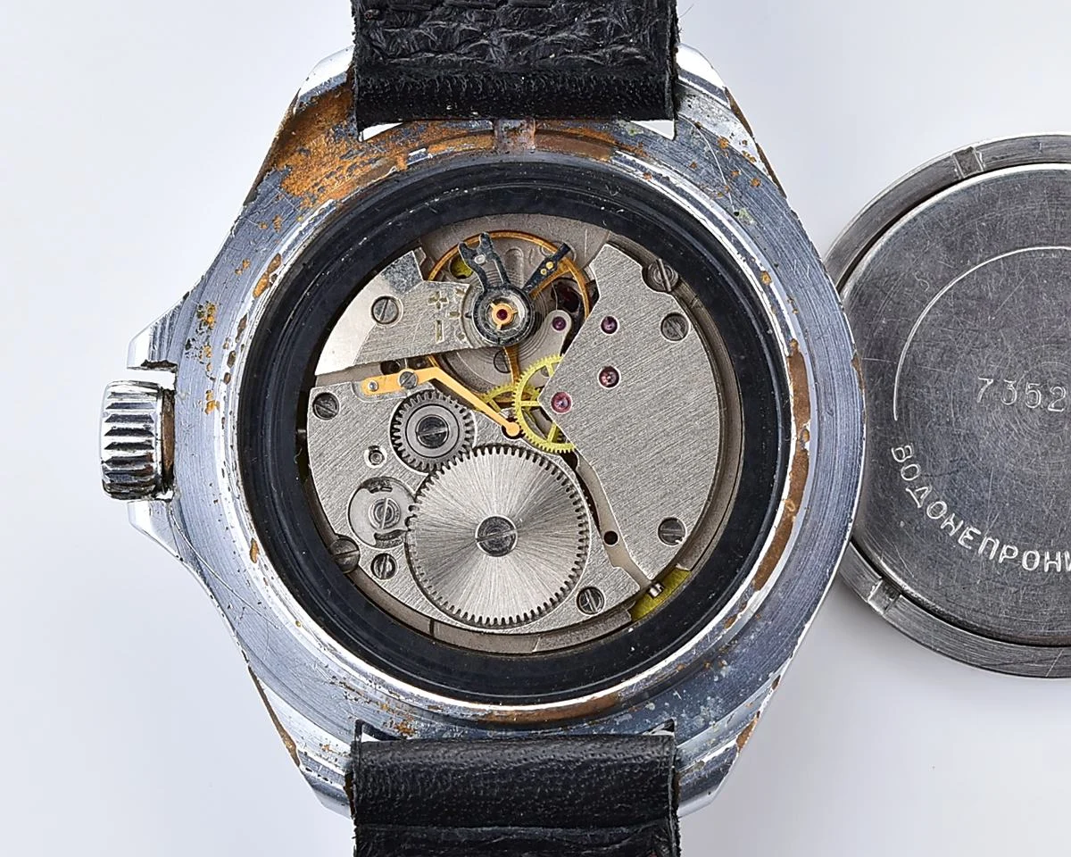 Vostok Komandirskie Tank mechanical watch limited series – “Zakaz MO CCCP”