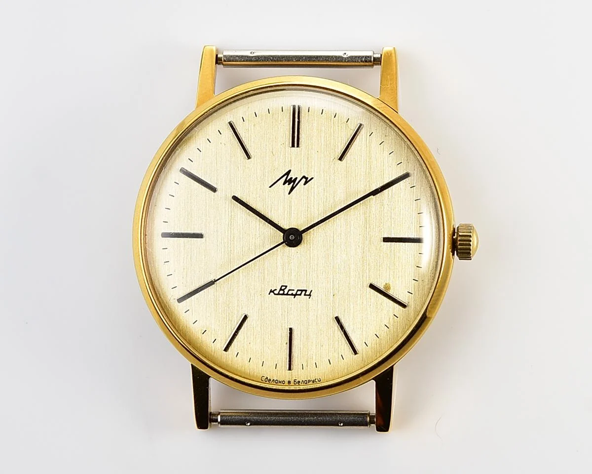 Time capsule: Soviet Luch watch with quartz movement: New Old Stock (NOS)!