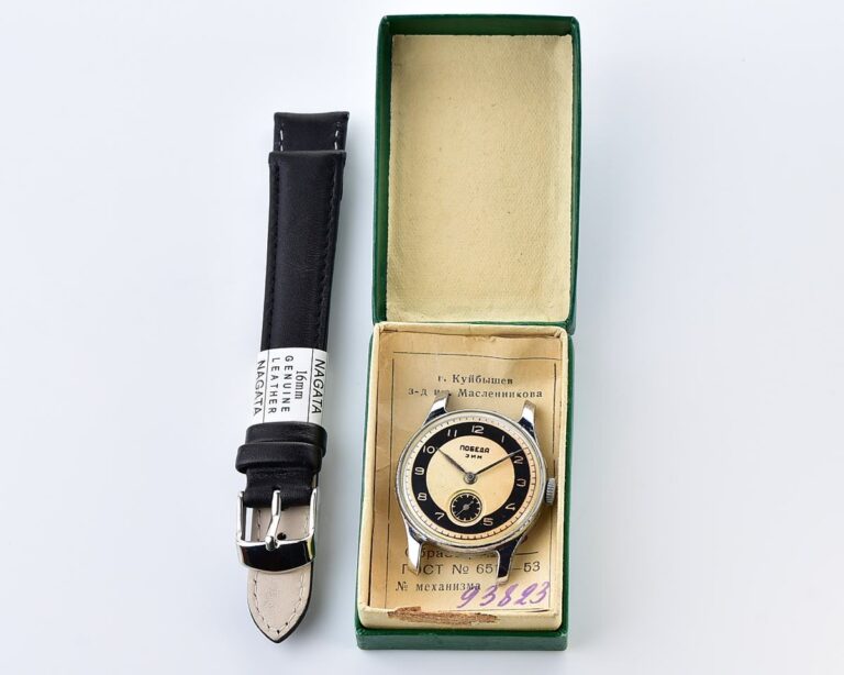 RARE! Excellent vintage soviet mechanical watch POBEDA, with box and passport!