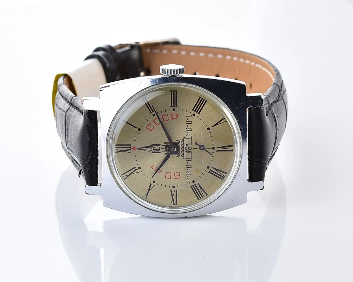 Vintage Pobeda watch with Kremlin – 60 years of USSR!