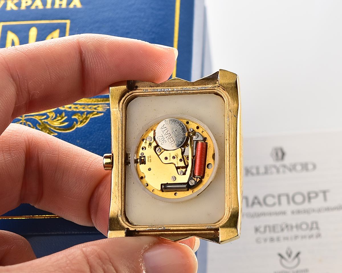 Ukrainian made Kleynod gold-plated watch dedicated to the 15th anniversary of Ukraine's independence