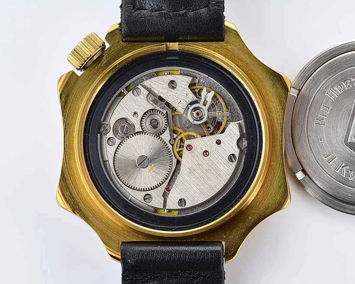 TIME CAPSULE: Vostok Komandirskie – Admiralskie mechanical watch, gift from the president of Ukraine! – New Old Stock (NOS)!