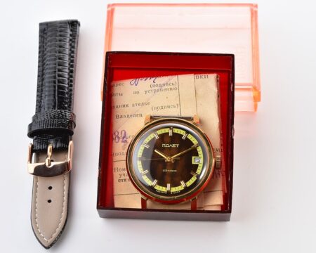 TIME CAPSULE: Soviet gold-plated POLJOT mechanical wristwatch with AUTOMATIC self winding movement - New Old Stock(NOS)!