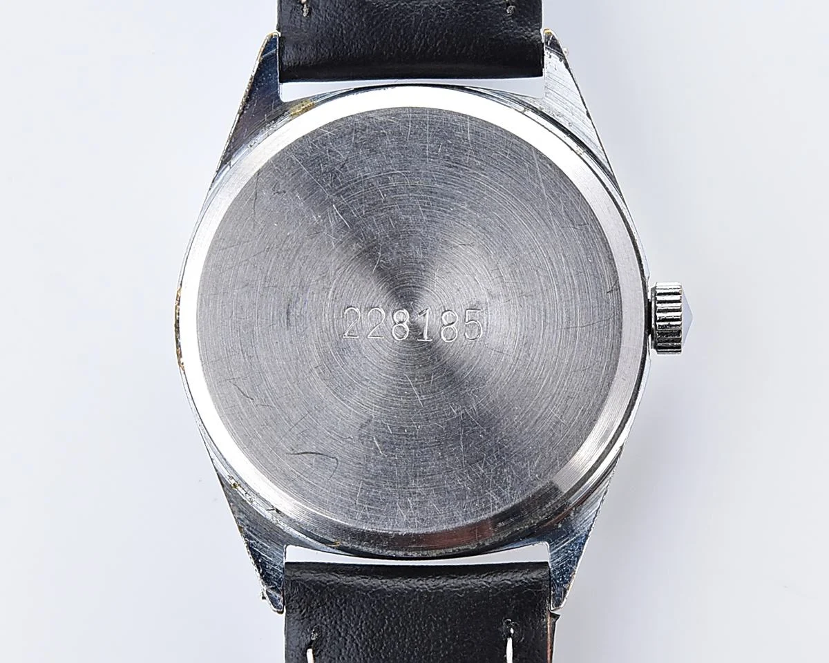 Vintage Soviet Poljot 17 jewels mechanical watch with black Roman numeral dial & date - Image 10