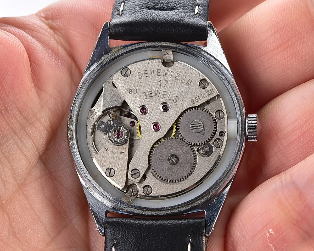 Vintage Soviet Poljot 17 jewels mechanical watch with black Roman numeral dial & date - Image 12
