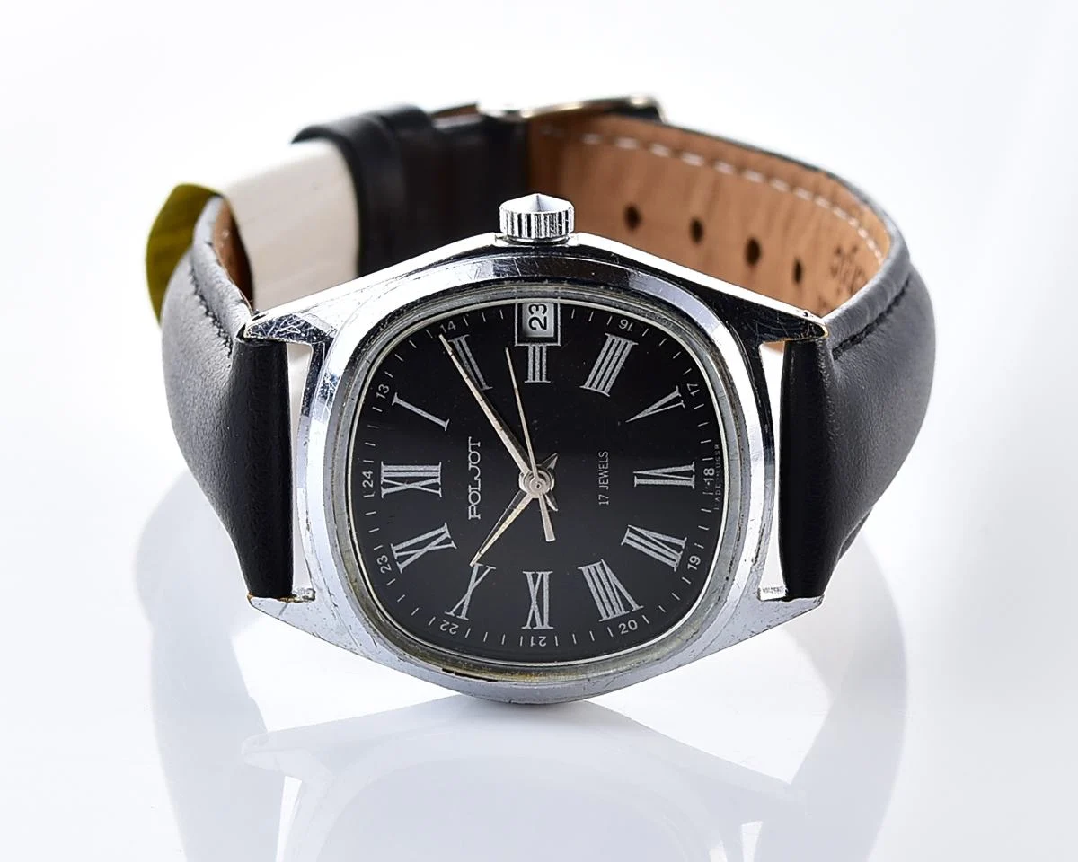Vintage Soviet Poljot 17 jewels mechanical watch with black Roman numeral dial & date - Image 8