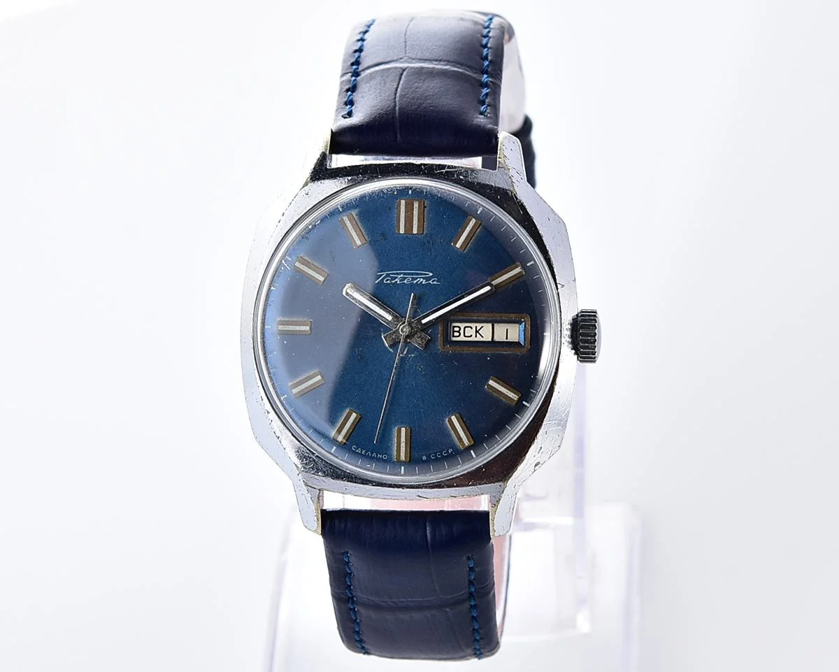 Soviet mechanical Raketa with automatic self winding movement