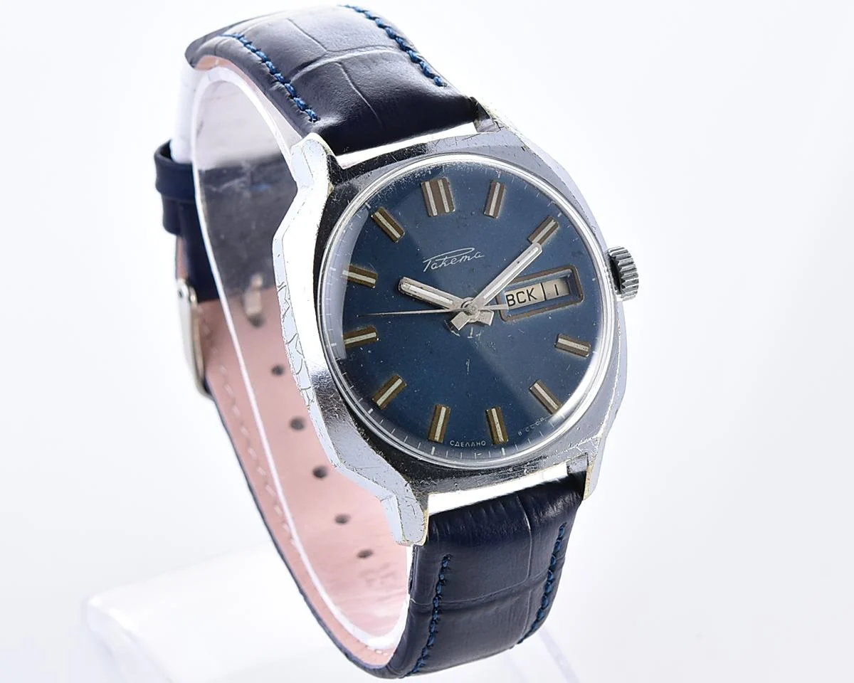 Soviet mechanical Raketa with automatic self winding movement
