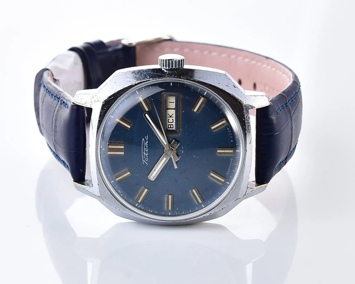 Soviet mechanical Raketa with automatic self winding movement