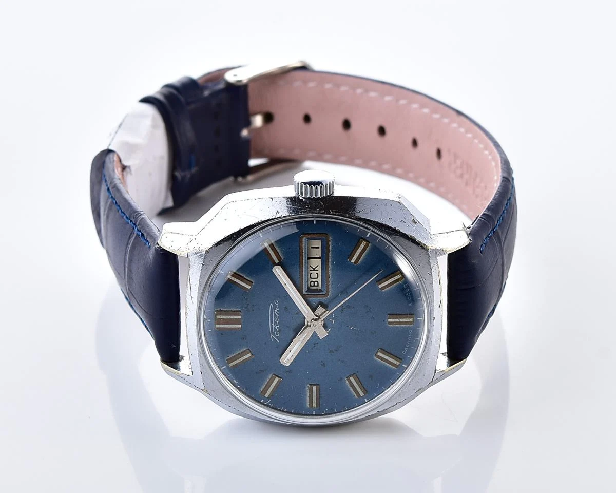 Soviet mechanical Raketa with automatic self winding movement