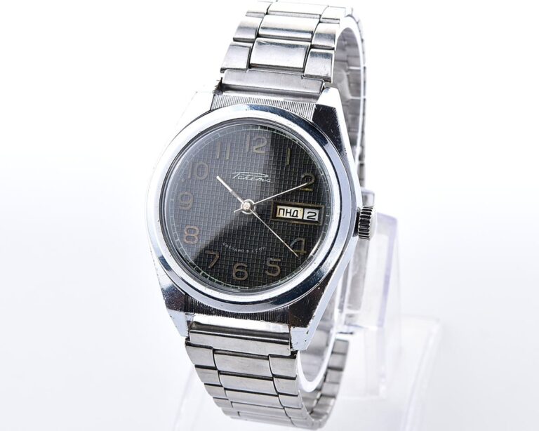 RAKETA vintage mechanical wrist watch with double calendar