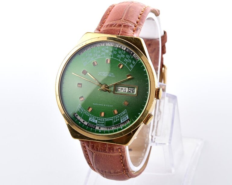 Soviet RAKETA gold-plated perpetual calendar mechanical watch