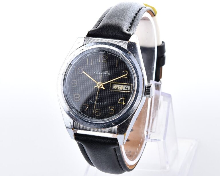 RAKETA vintage mechanical wrist watch with double calendar