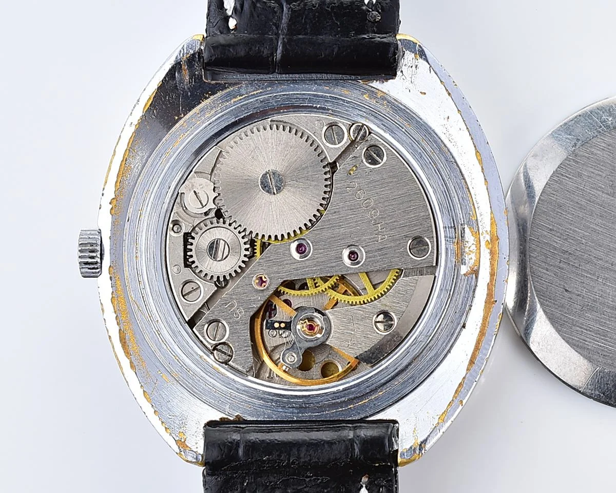 Large vintage Raketa mechanical watch