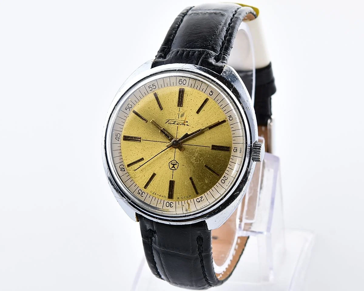 Large vintage Raketa mechanical watch