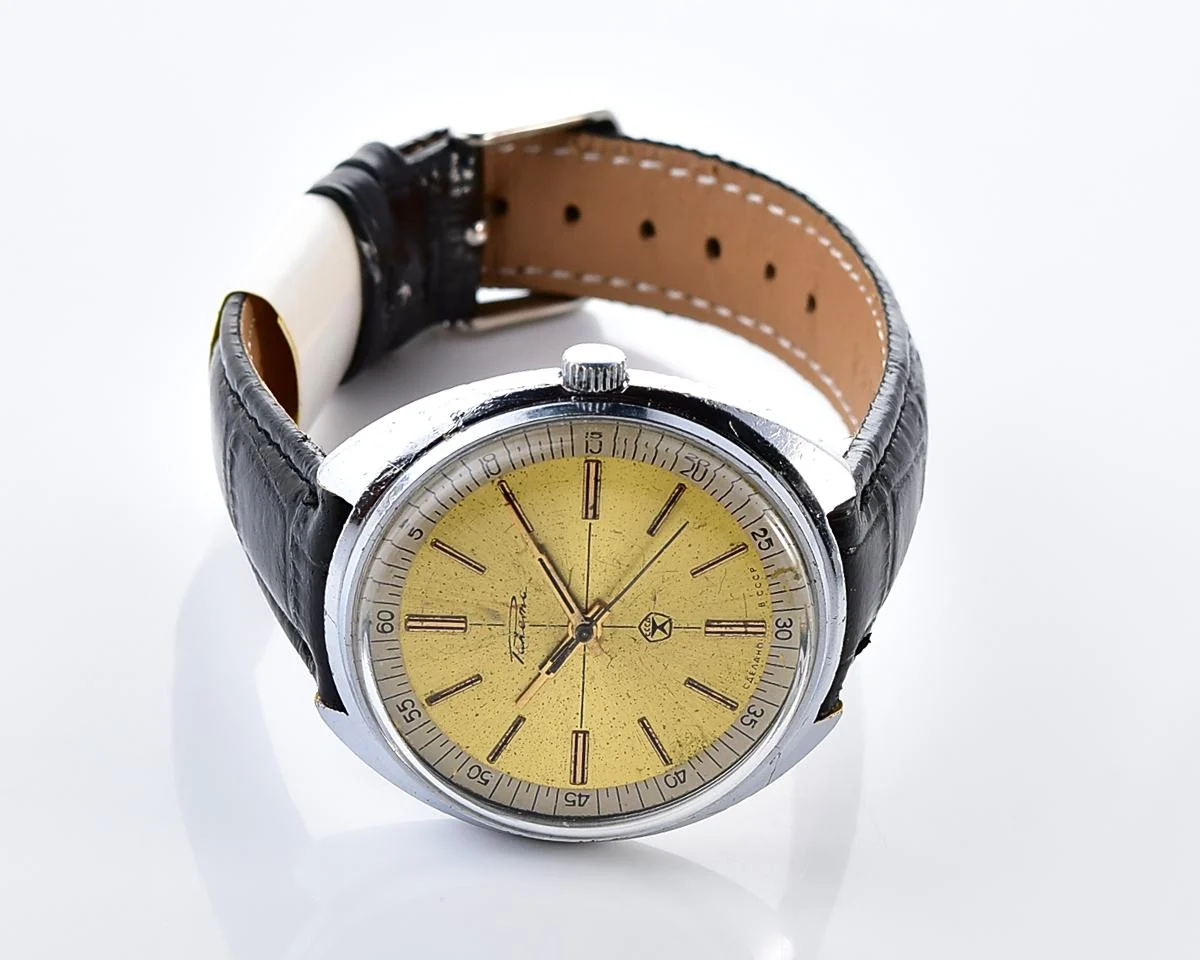 Large vintage Raketa mechanical watch