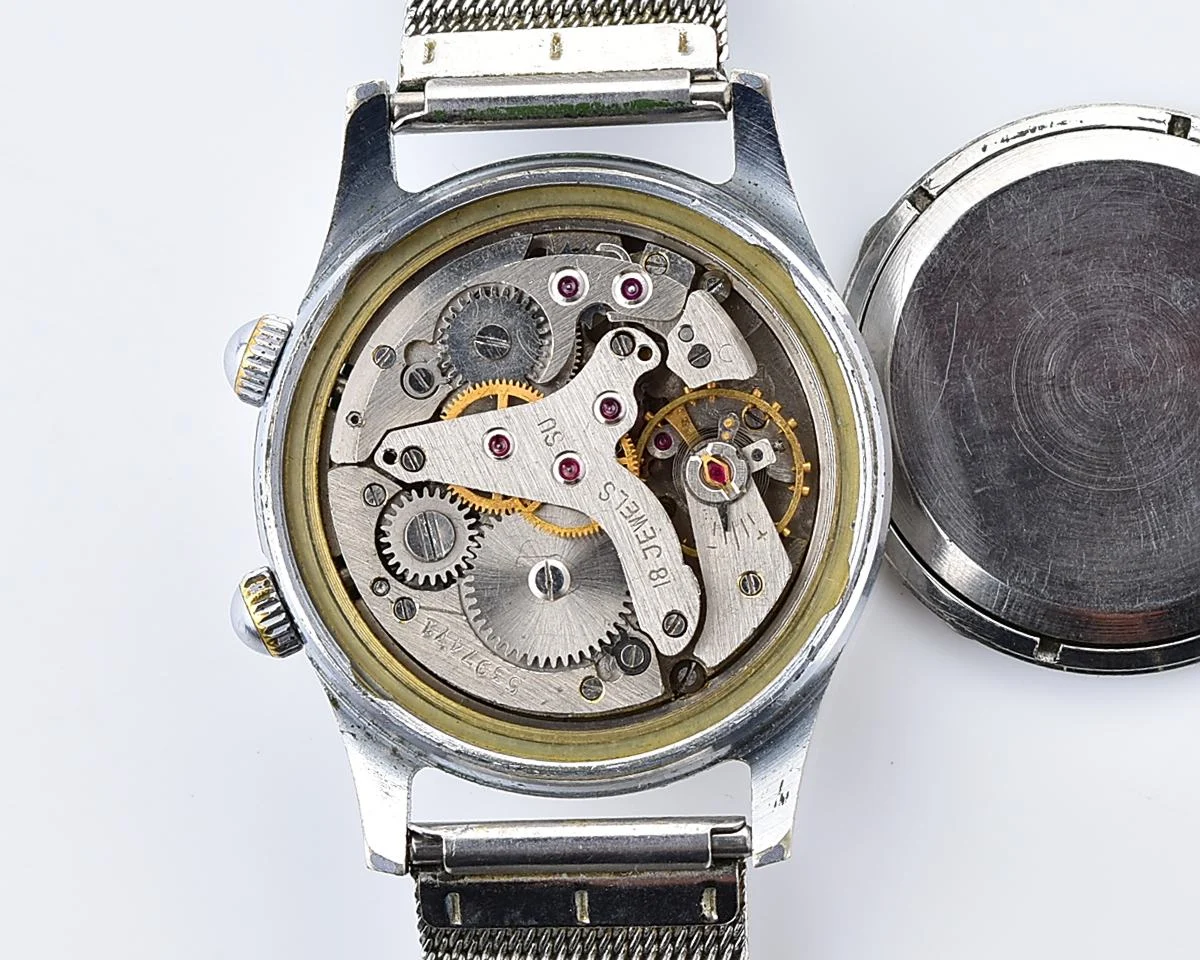 Signal vintage mechanical watch with alarm function
