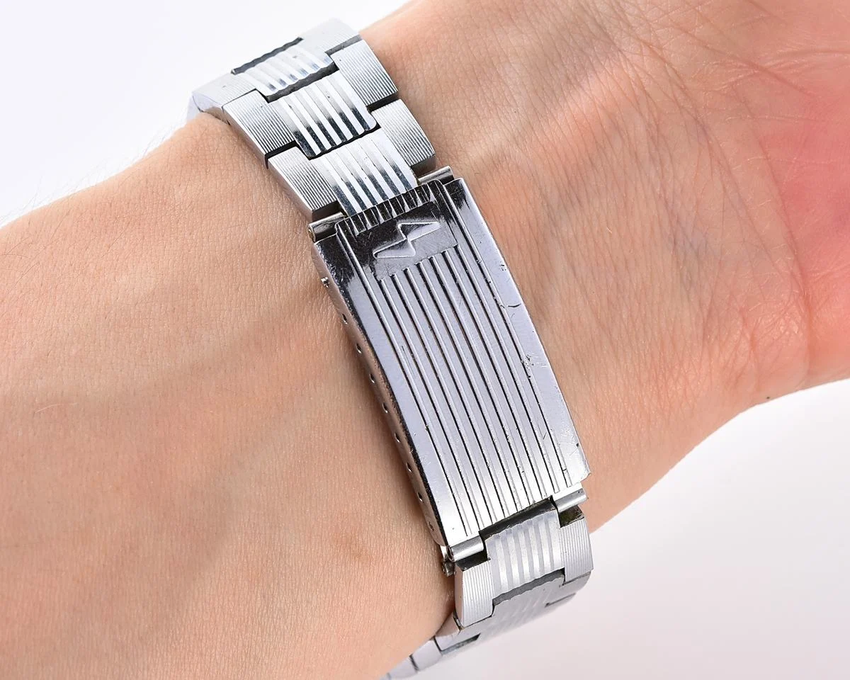 Soviet quartz Slava wristwatch with beautiful textured dial
