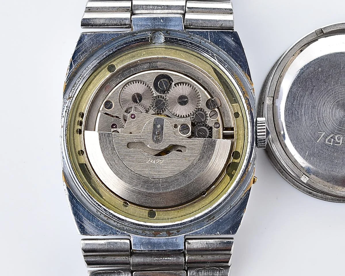 Slava-tank Soviet mechanical vintage watch – automatic self winding movement