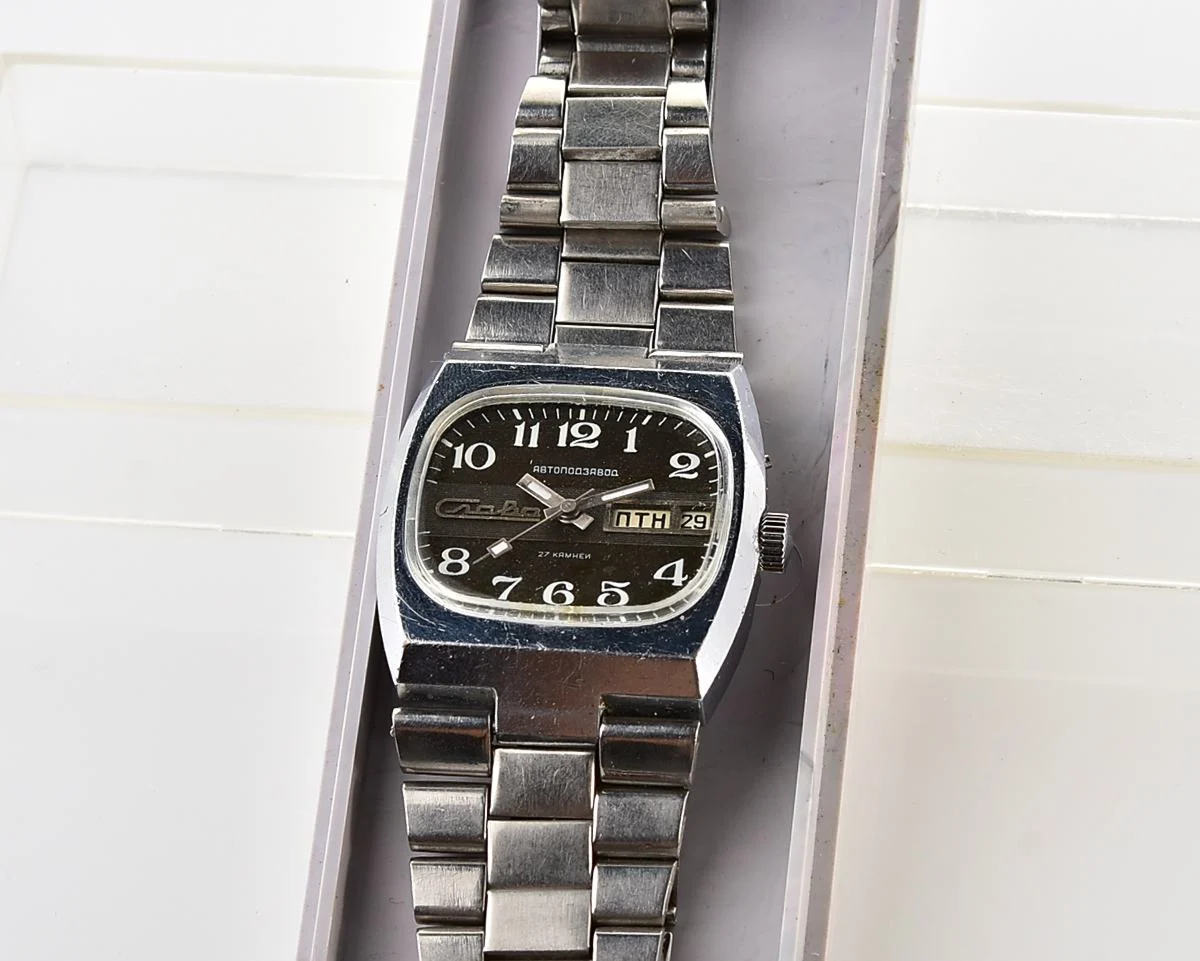 Slava-tank Soviet mechanical vintage watch – automatic self winding movement