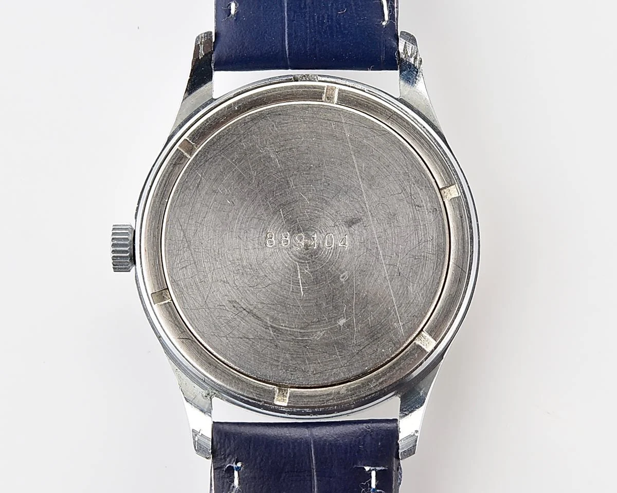 Soviet Vostok 2234 vintage mechanical wristwatch with hacking second hand!