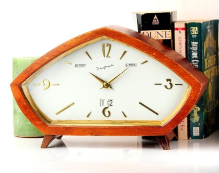 Soviet ENERGIYA vintage mechanical clock with electrical self-winding, EChL factory, 1960s