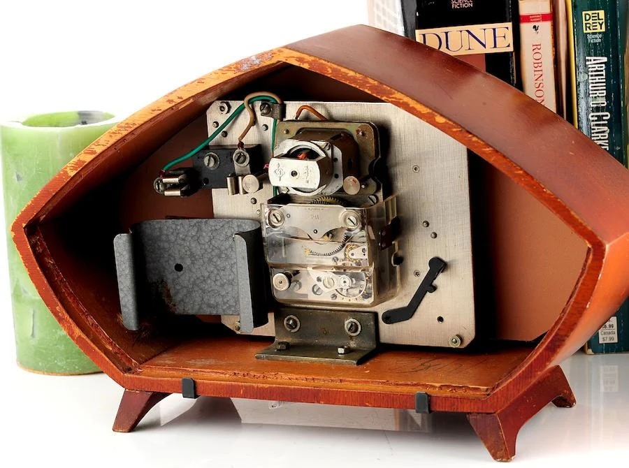 Soviet Energiya vintage mechanical clock with electrical self-winding, EChL factory, 1960s