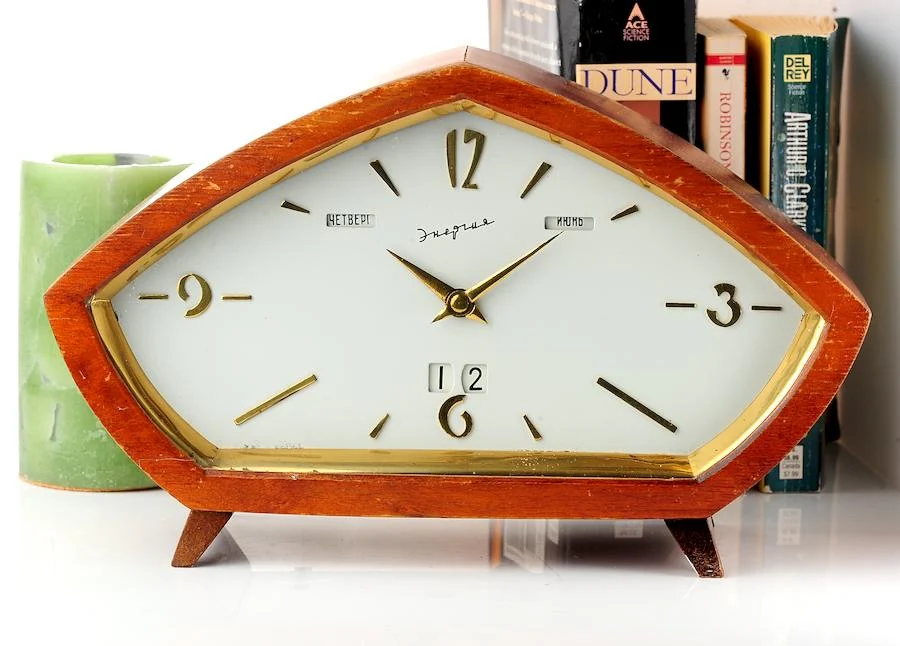 Soviet Energiya vintage mechanical clock with electrical self-winding, EChL factory, 1960s