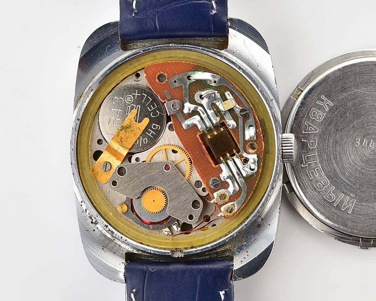 Soviet Chaika "Resonator" - large impressive vintage quartz watch