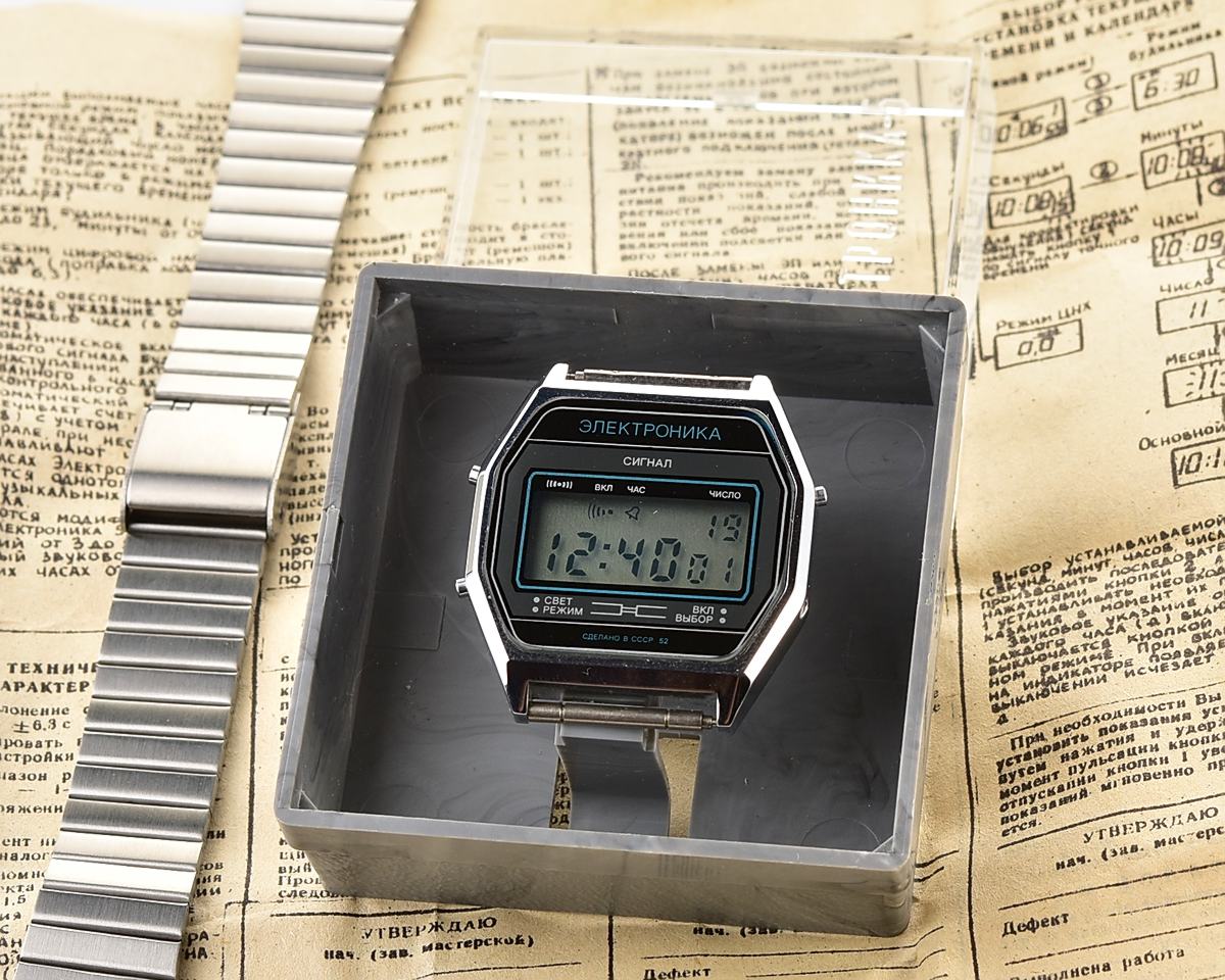TIME CAPSULE: Digital vintage USSR wristwatch Electronika 52 - New Old Stock(NOS)!
