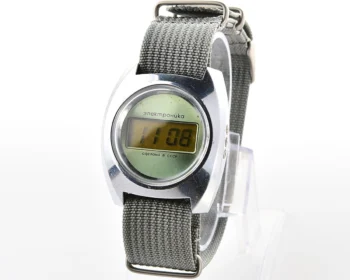 Early Soviet USSR digital watch Electronika 3049 (B6-02)
